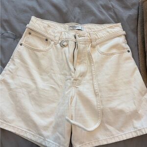 The loose short- Denim Shorts Abercrombie and fitch size 27